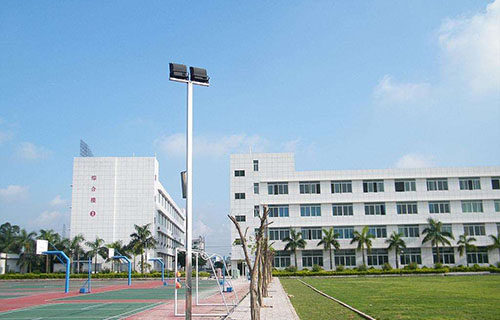  大连实运技工学校